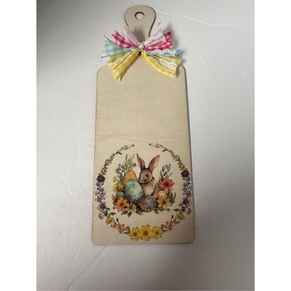 Handmade decorative Easter/Spring/Bunny cutting board - Picture 1 of 5